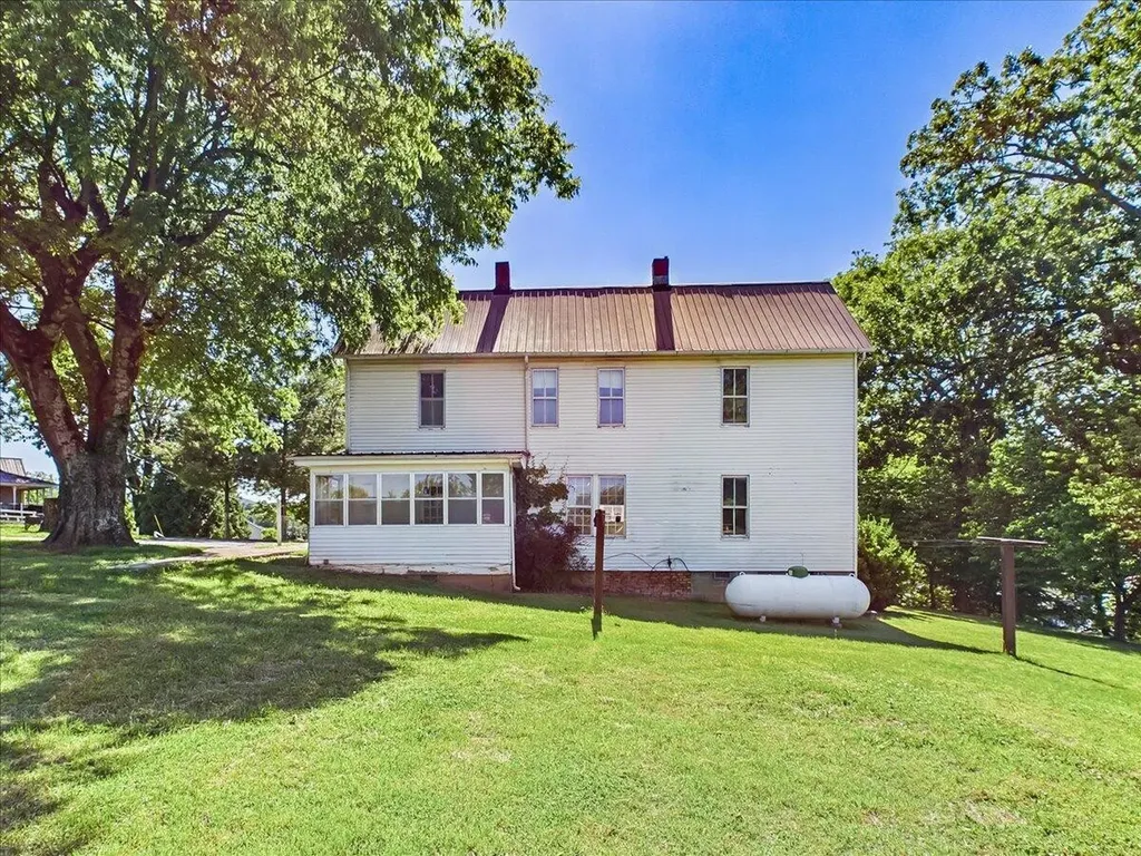 111 Bryan Hill Drive Tellico Plains TN 37385