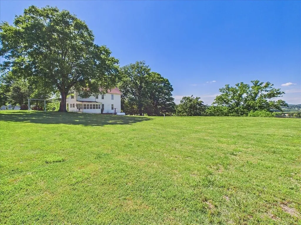 111 Bryan Hill Drive Tellico Plains TN 37385