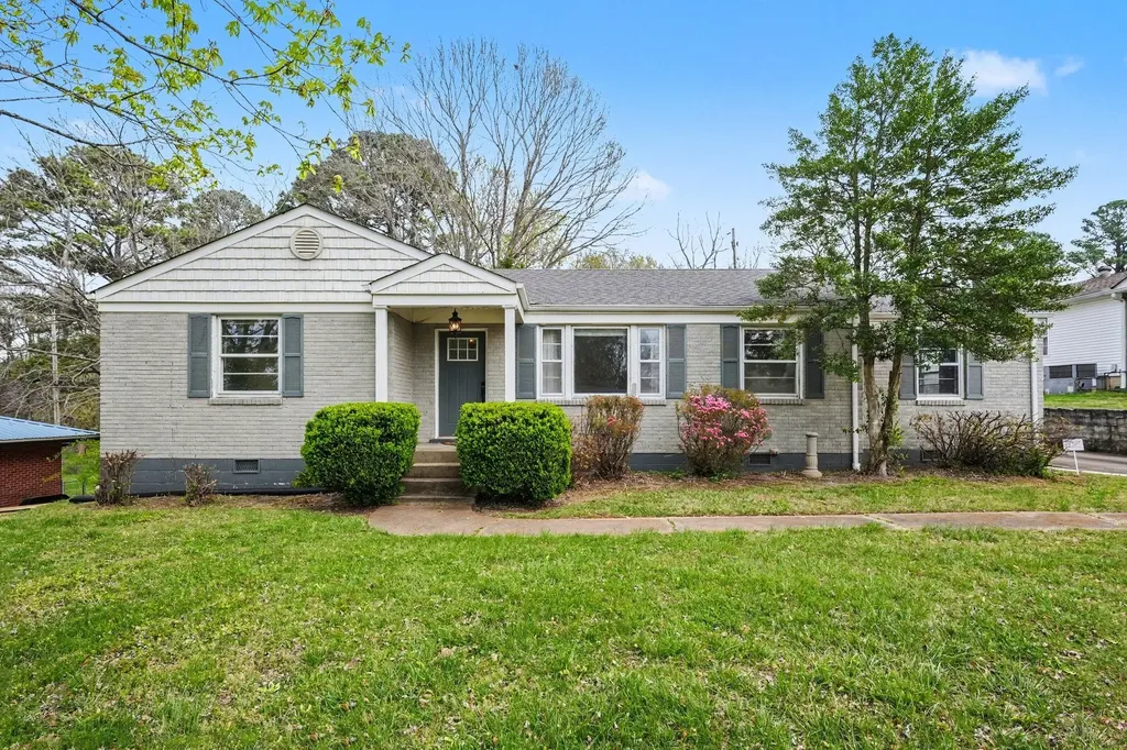 1662 Valley Road Clarksville TN 37043