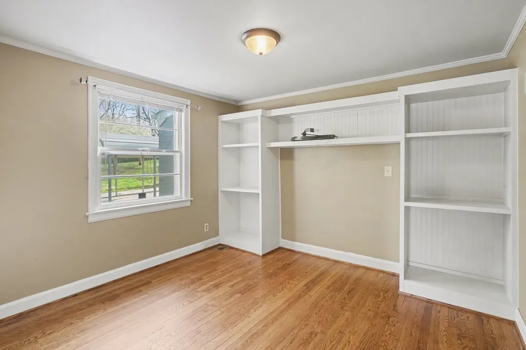 1662 Valley Road Clarksville TN 37043