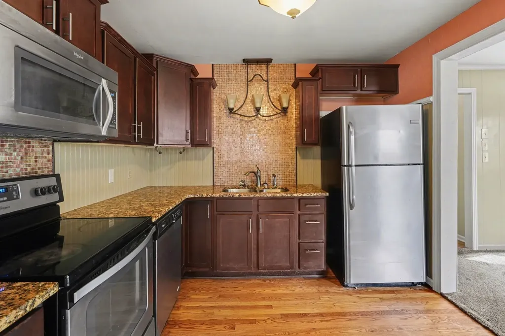 1662 Valley Road Clarksville TN 37043
