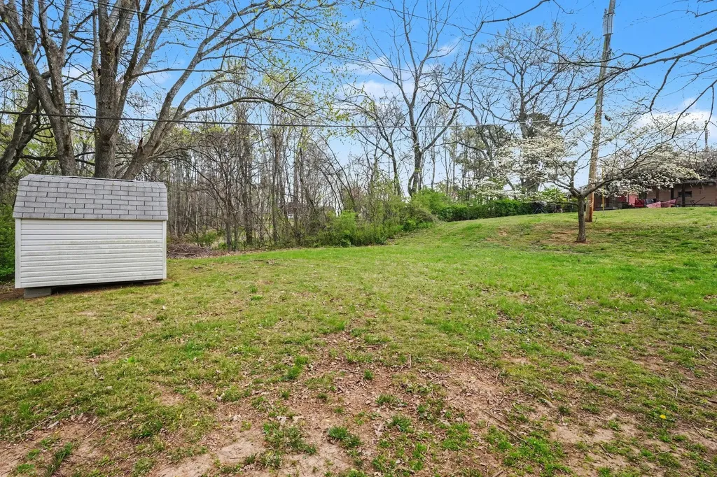 1662 Valley Road Clarksville TN 37043