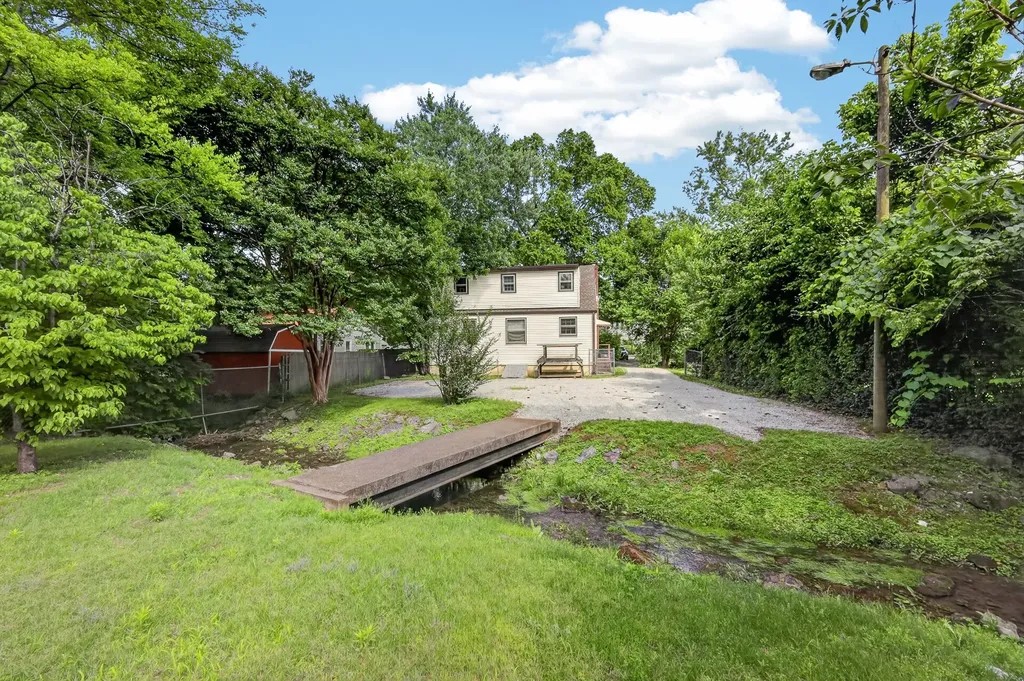 3903 Burrus Street Nashville TN 37216