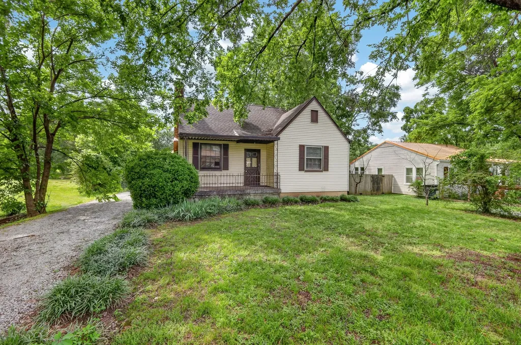 3903 Burrus Street Nashville TN 37216
