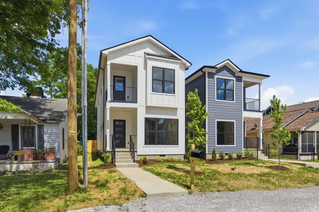 2006A 10th Ave, N Nashville TN 37208