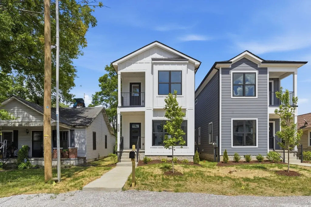 2006A 10th Ave, N Nashville TN 37208