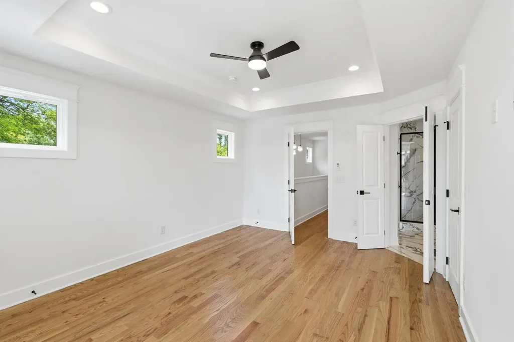 2006A 10th Ave, N Nashville TN 37208