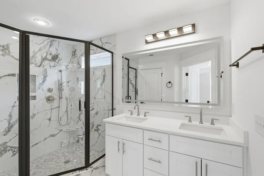 2006A 10th Ave, N Nashville TN 37208