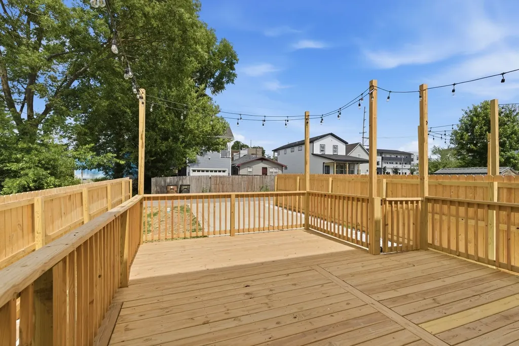 2006A 10th Ave, N Nashville TN 37208