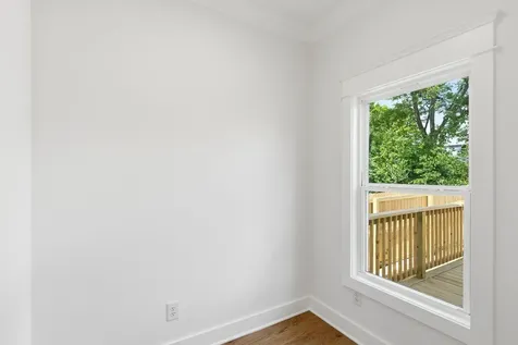 2006A 10th Ave, N Nashville TN 37208