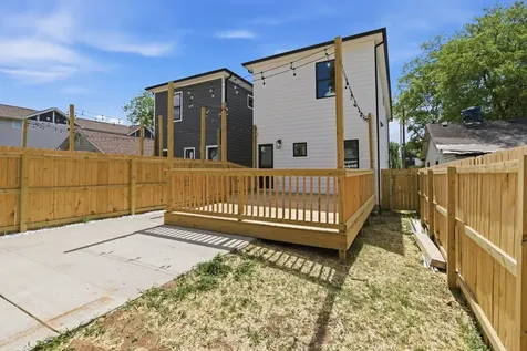 2006A 10th Ave, N Nashville TN 37208