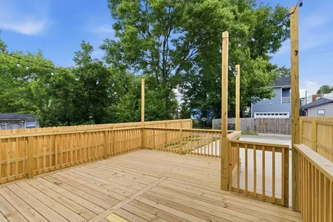 2006A 10th Ave, N Nashville TN 37208