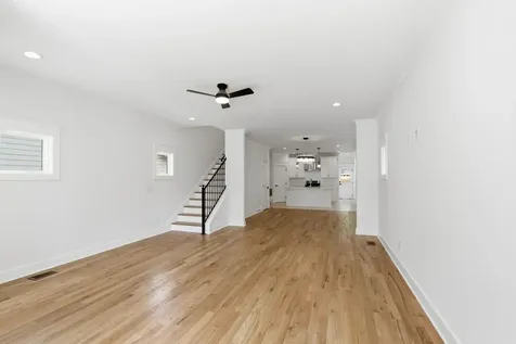 2006A 10th Ave, N Nashville TN 37208