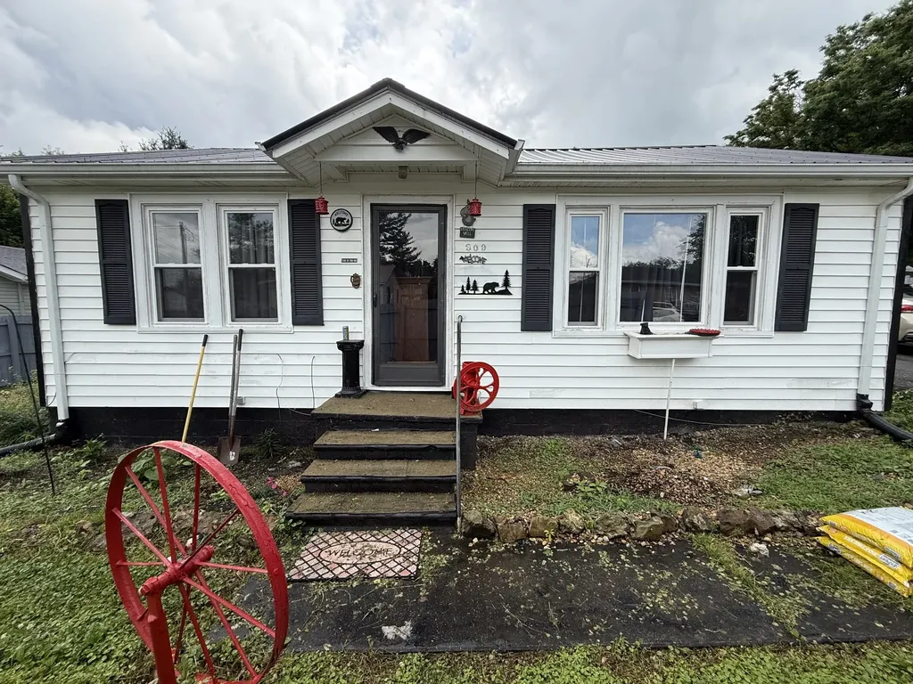 309 Jackson Street Smithville TN 37166