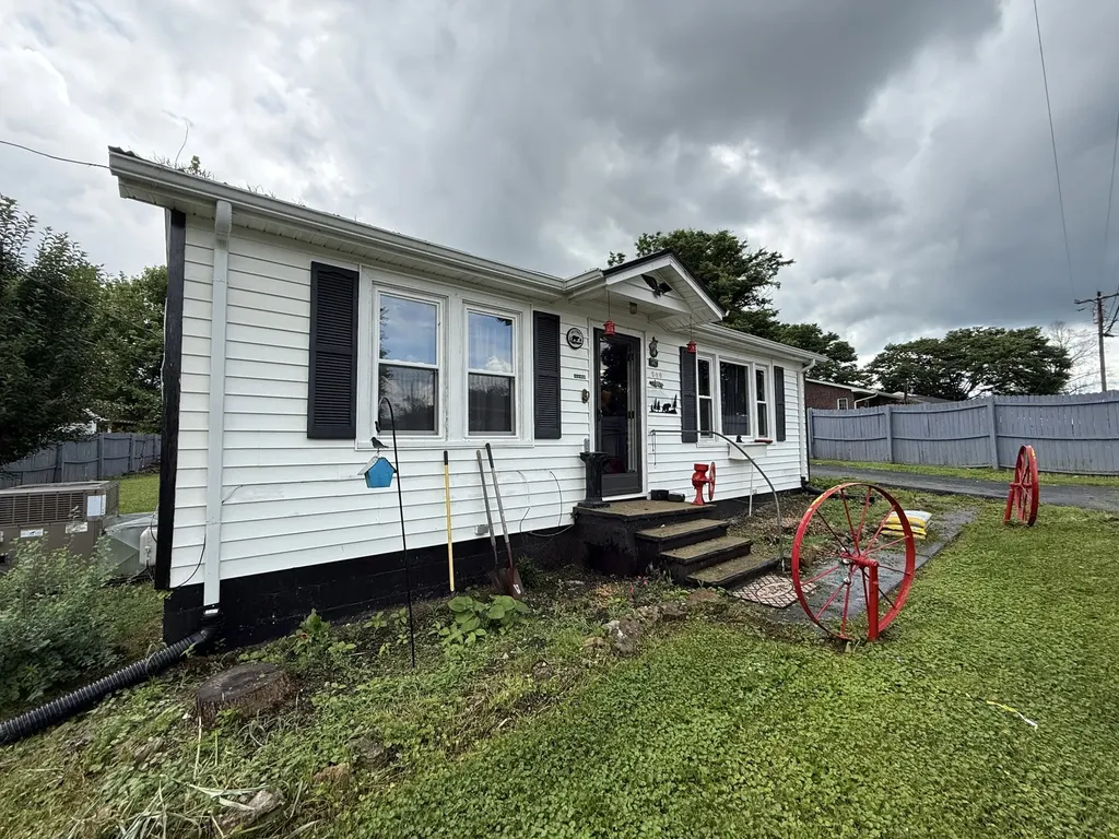 309 Jackson Street Smithville TN 37166