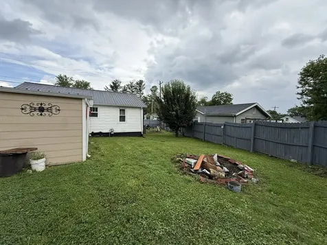 309 Jackson Street Smithville TN 37166