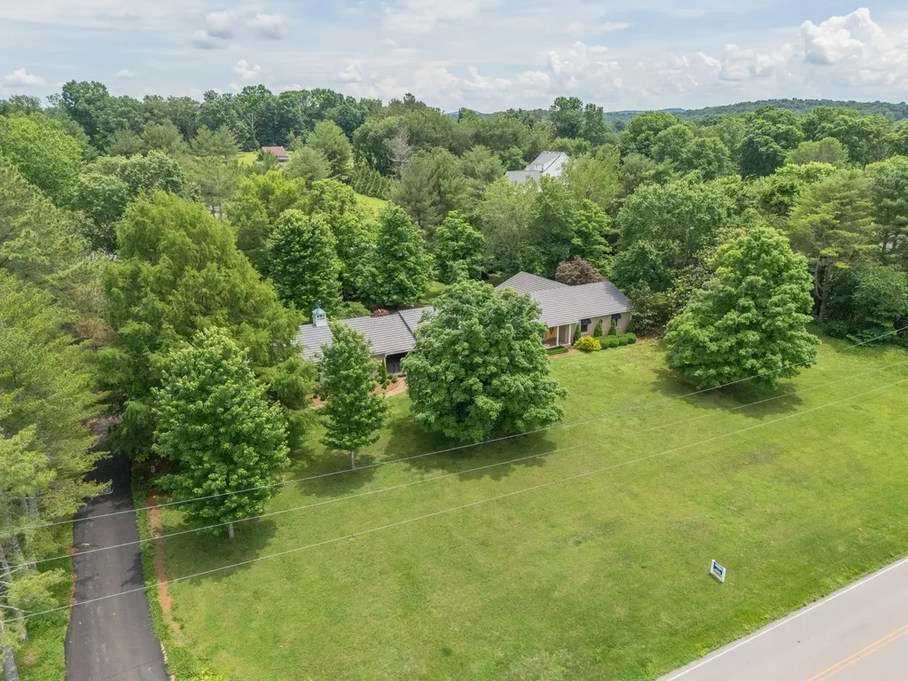 9133 Twelve Corners Road Lascassas TN 37085