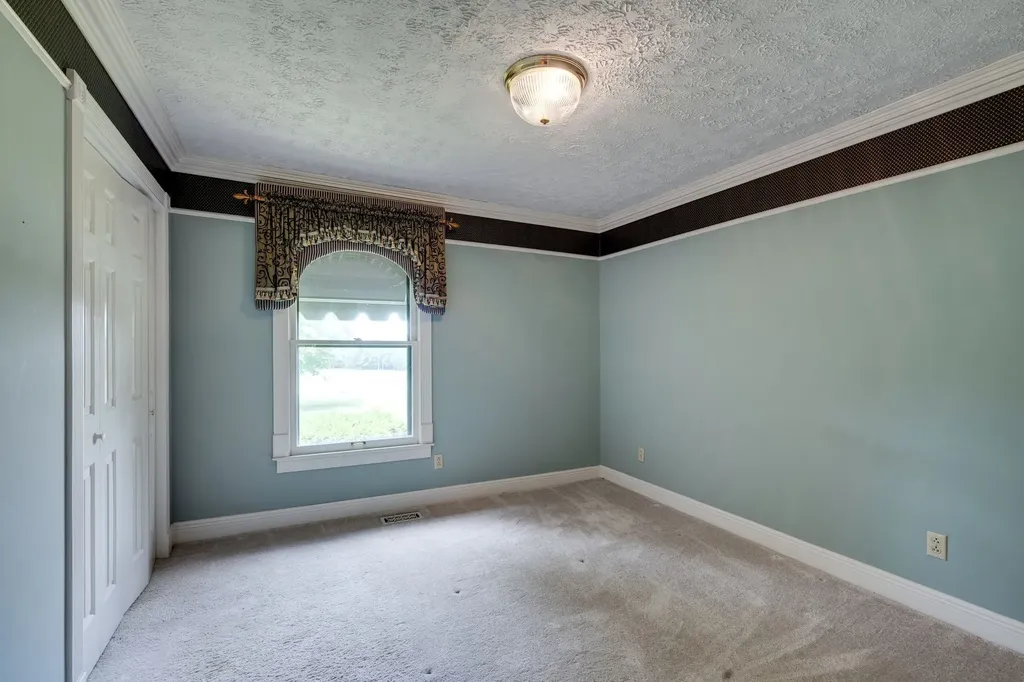 9133 Twelve Corners Road Lascassas TN 37085