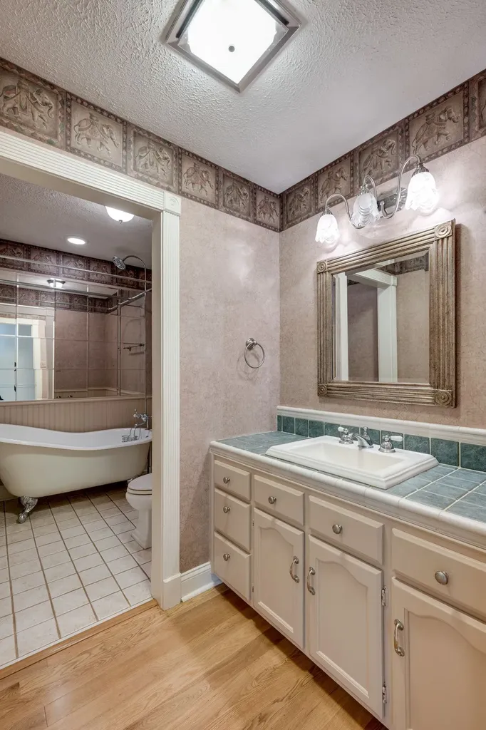 9133 Twelve Corners Road Lascassas TN 37085
