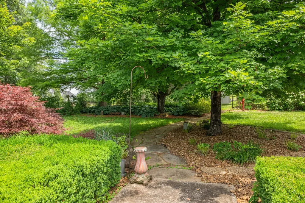 9133 Twelve Corners Road Lascassas TN 37085