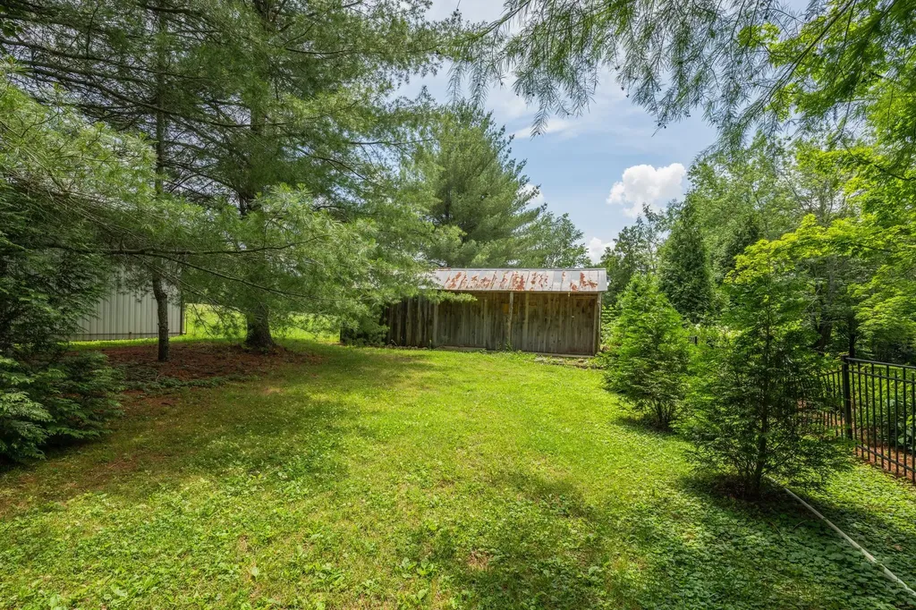 9133 Twelve Corners Road Lascassas TN 37085