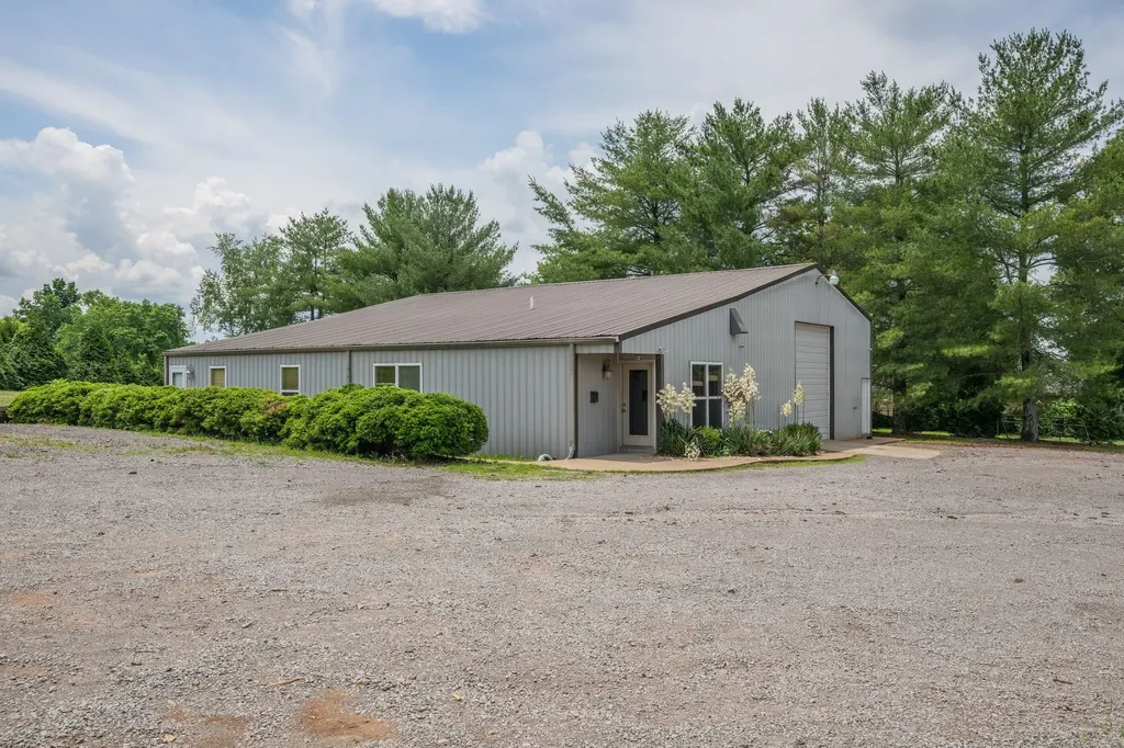 9133 Twelve Corners Road Lascassas TN 37085