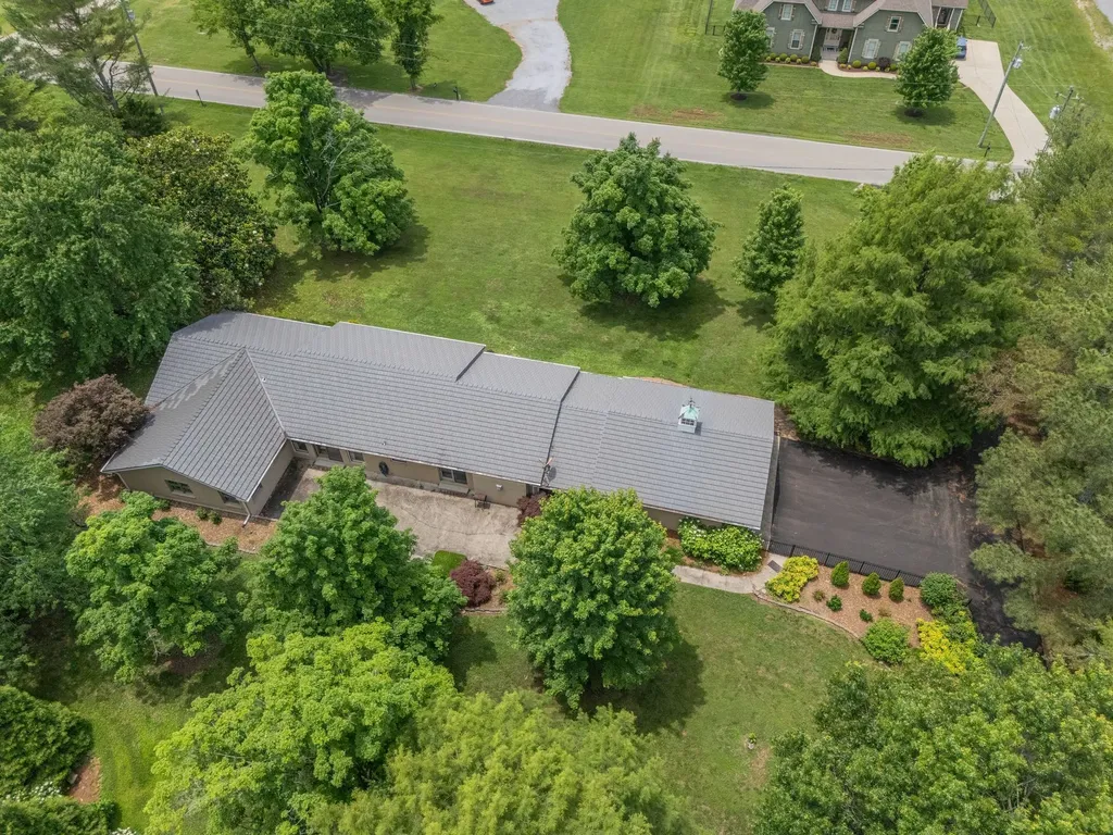 9133 Twelve Corners Road Lascassas TN 37085
