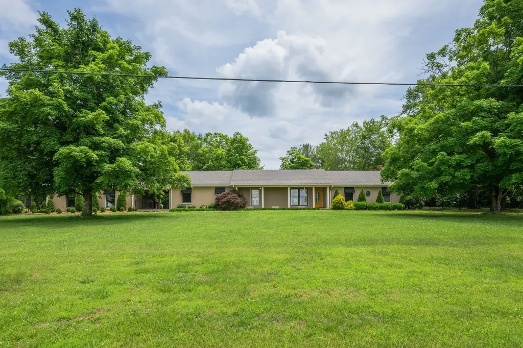 9133 Twelve Corners Road Lascassas TN 37085
