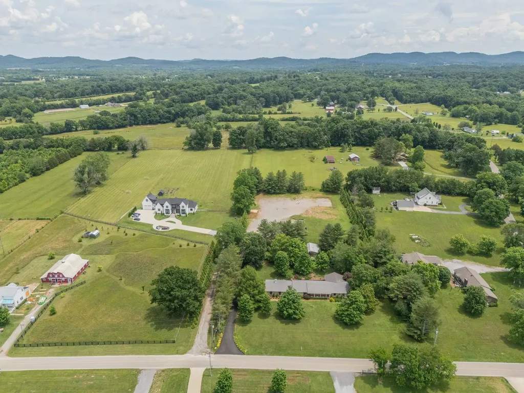 9133 Twelve Corners Road Lascassas TN 37085