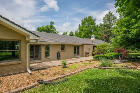 9133 Twelve Corners Road Lascassas TN 37085