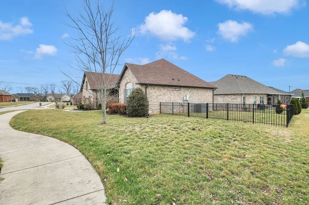 402 Lucy Circle Gallatin TN 37066