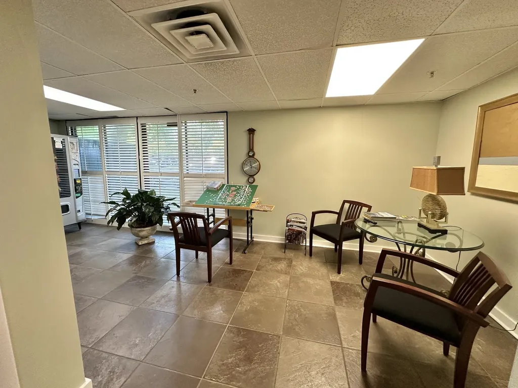 4215 Harding Pike Nashville TN 37205