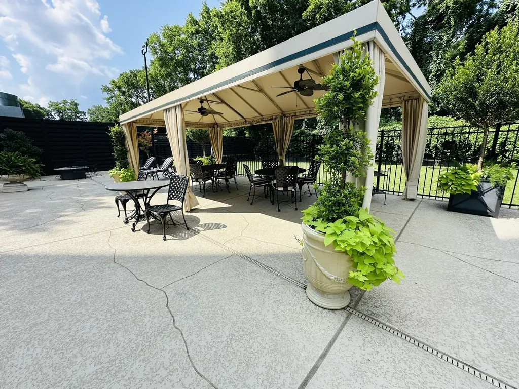 4215 Harding Pike Nashville TN 37205