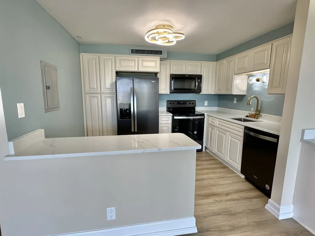4215 Harding Pike Nashville TN 37205
