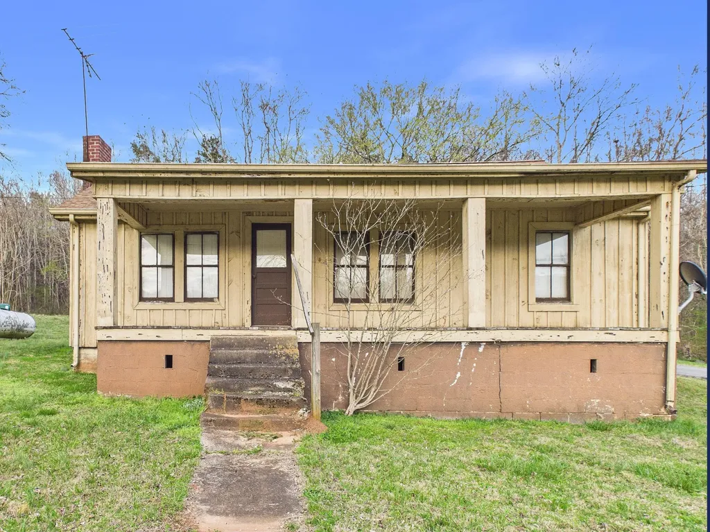 325 Countryside Lane Madisonville TN 37354