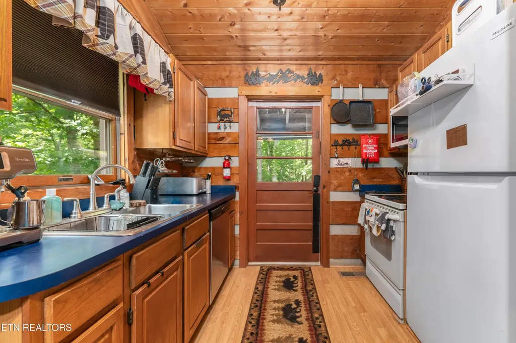 3040 Patty View Way Pigeon Forge TN 37862