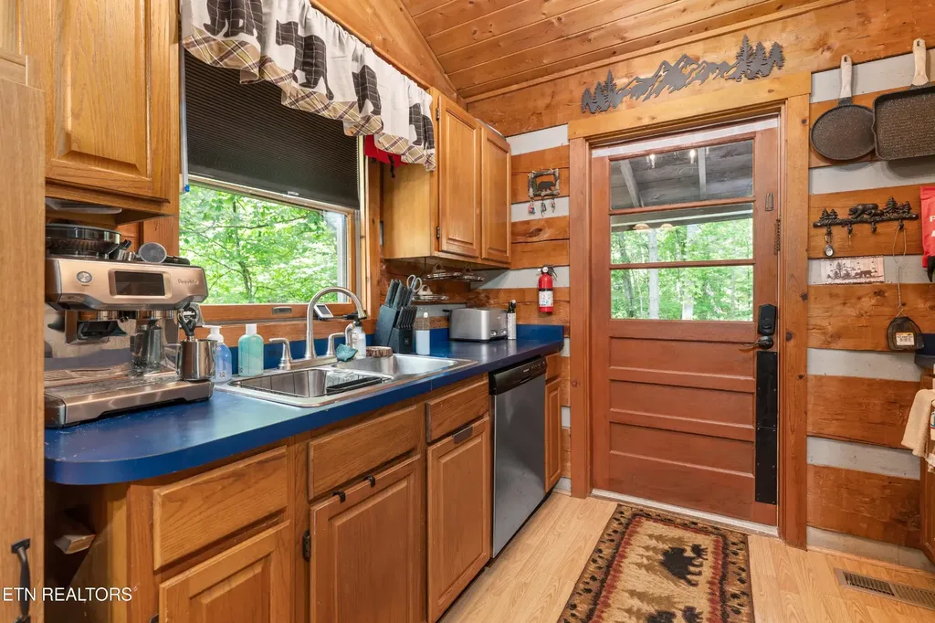 3040 Patty View Way Pigeon Forge TN 37862