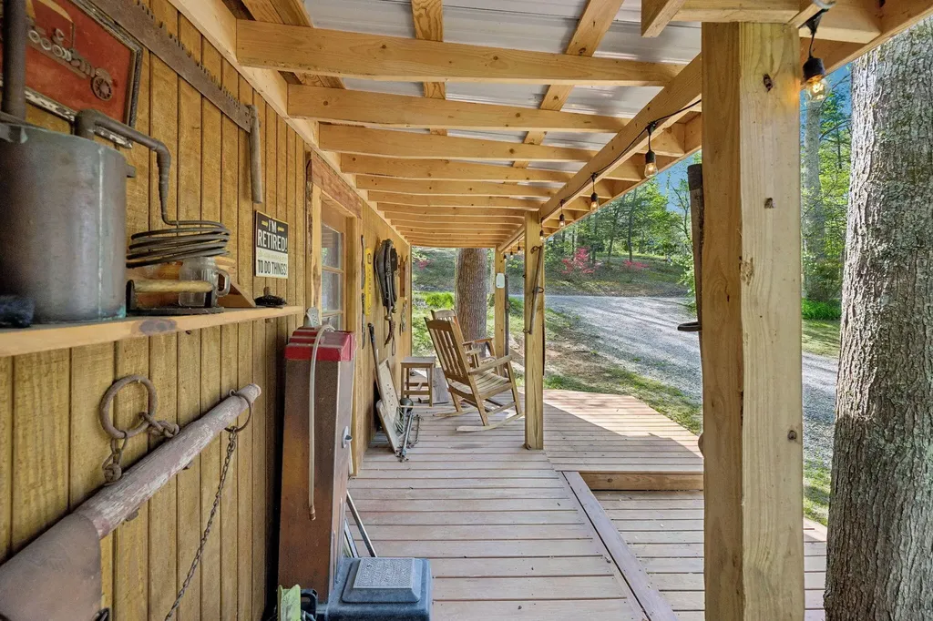 1532 Turkey Creek Road Tellico Plains TN 37385