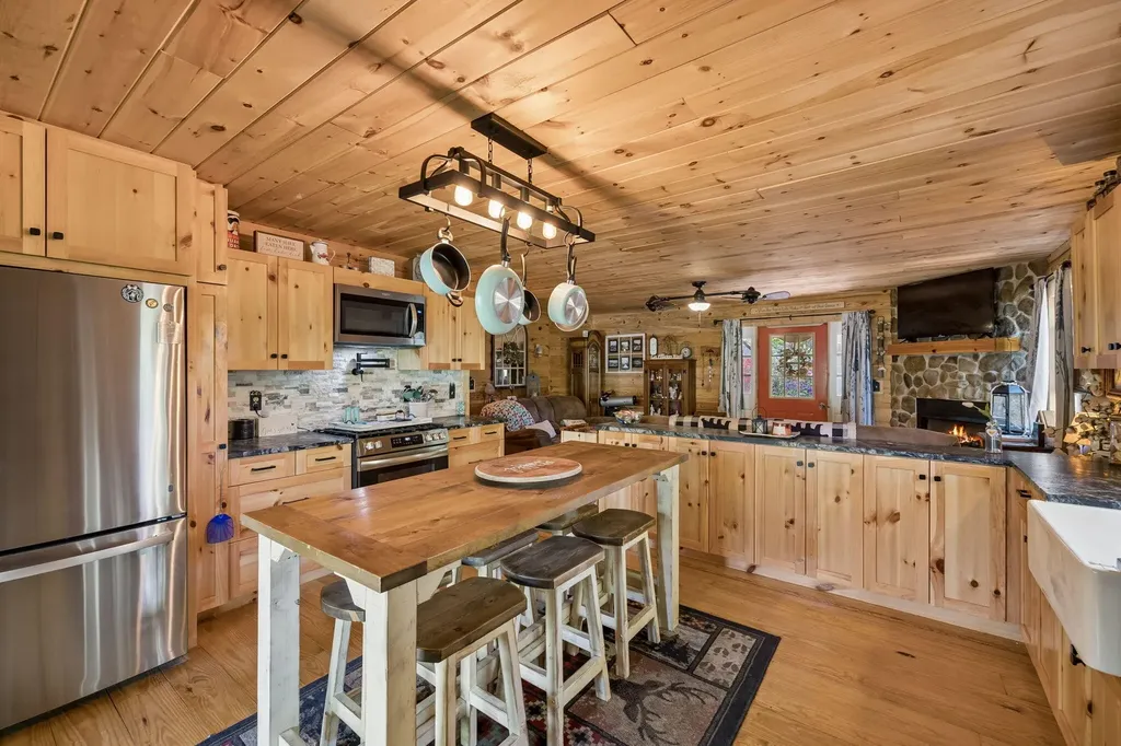 1532 Turkey Creek Road Tellico Plains TN 37385