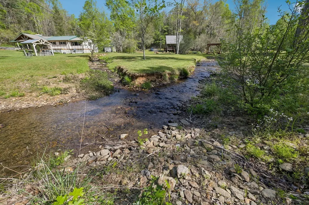 1532 Turkey Creek Road Tellico Plains TN 37385