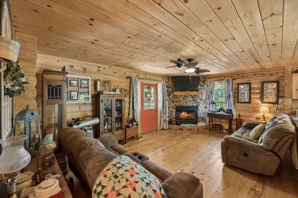 1532 Turkey Creek Road Tellico Plains TN 37385