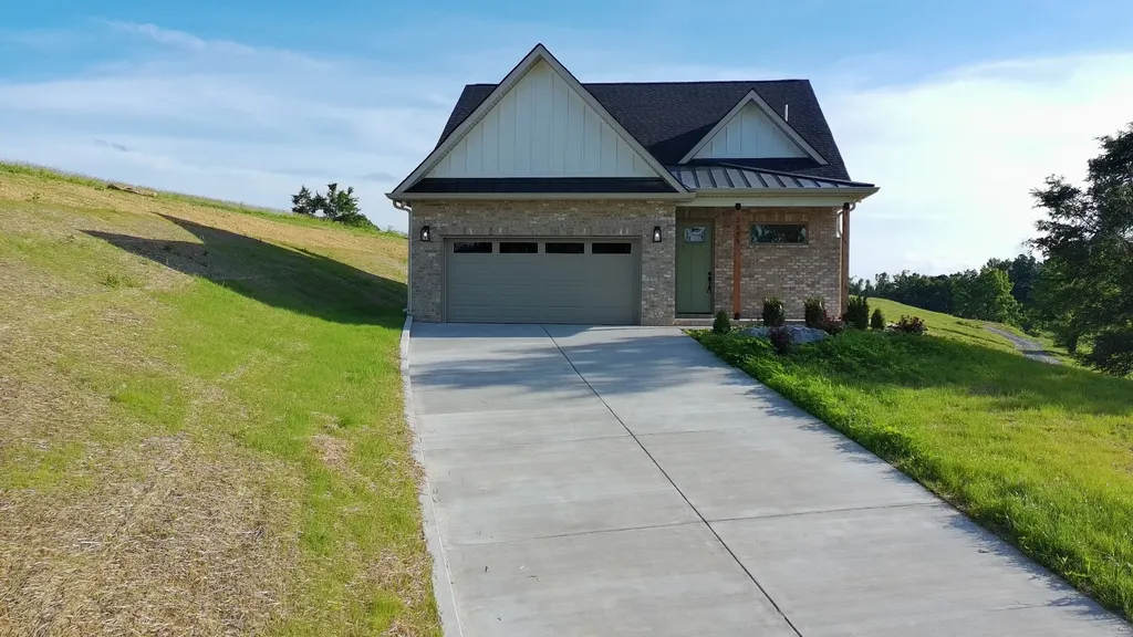 2953 Wixtown Road Westmoreland TN 37186