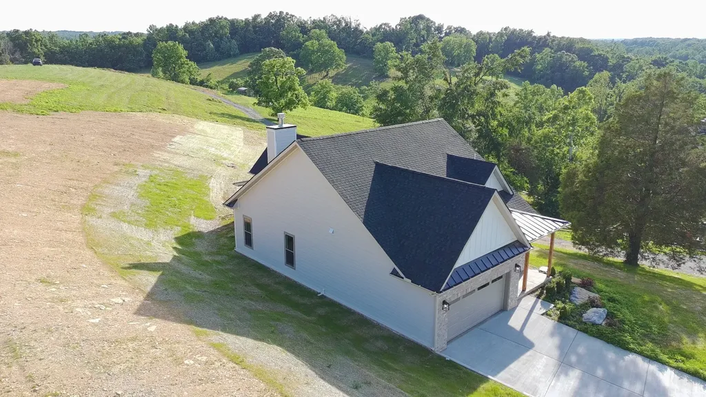 2953 Wixtown Road Westmoreland TN 37186