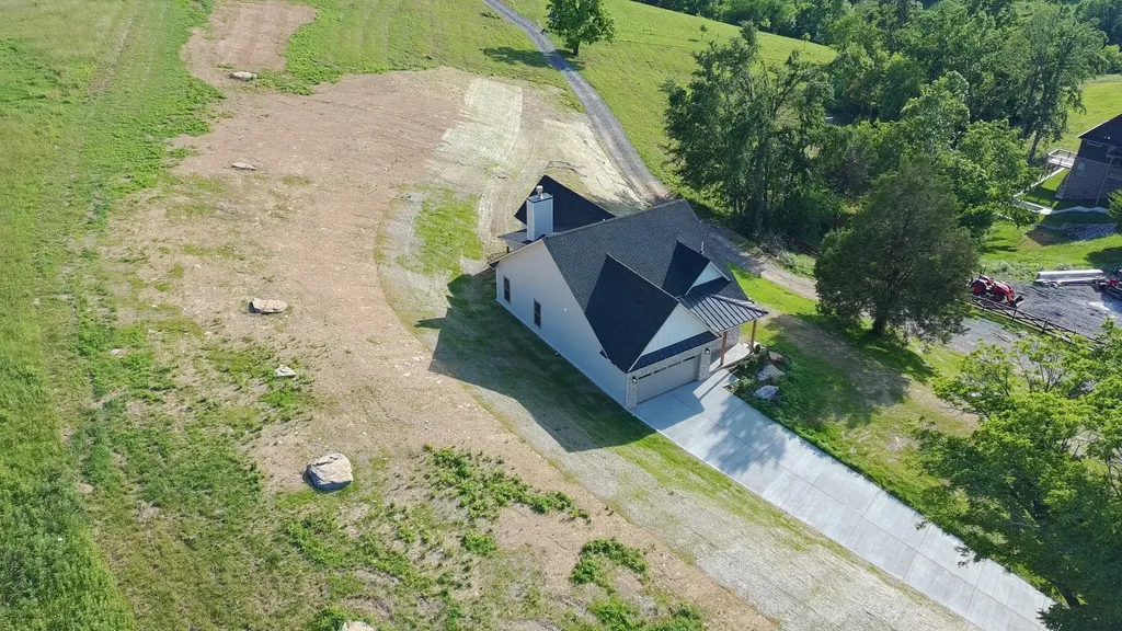2953 Wixtown Road Westmoreland TN 37186