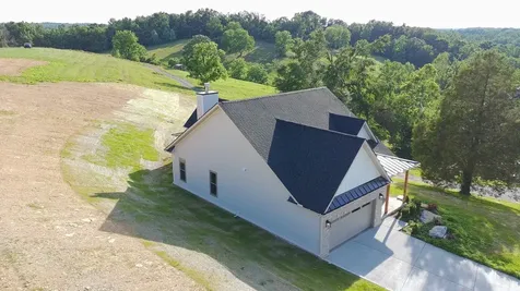 2953 Wixtown Road Westmoreland TN 37186