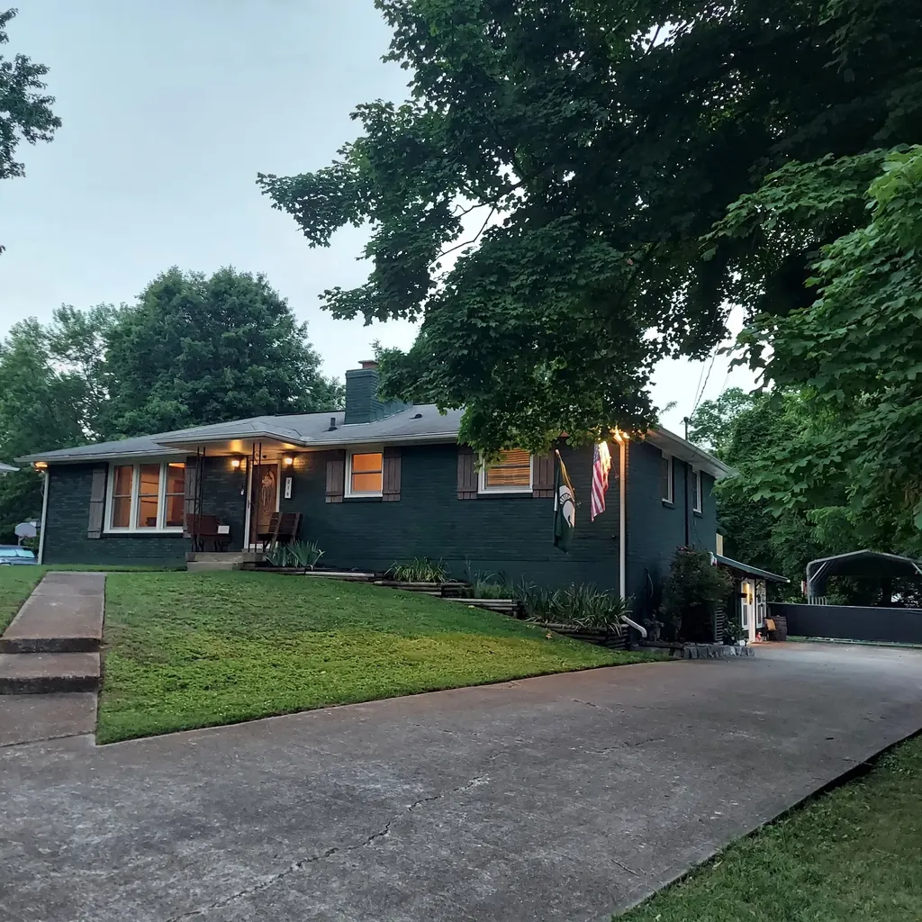 216 Roberta Drive Hendersonville TN 37075