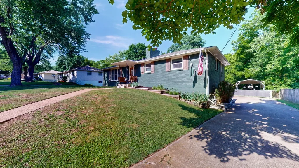 216 Roberta Drive Hendersonville TN 37075
