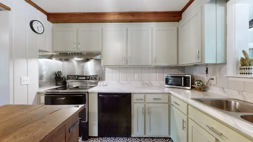 216 Roberta Drive Hendersonville TN 37075