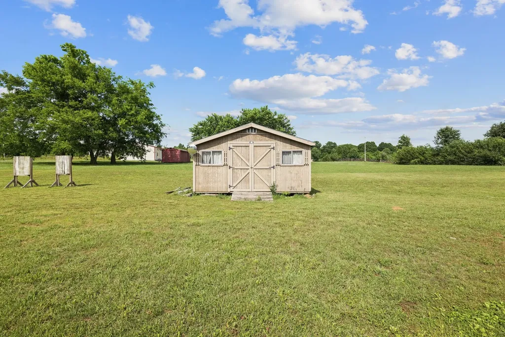 1572 Old Nashville Dirt Road Shelbyville TN 37160