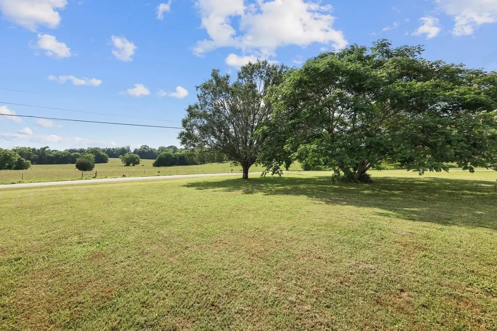 1572 Old Nashville Dirt Road Shelbyville TN 37160